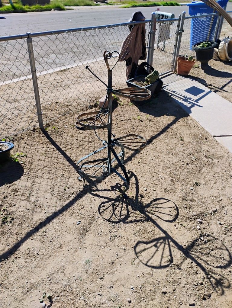 Spiral Metal Plant Stand