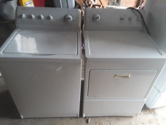 Super nice washer and electric dryer set 300