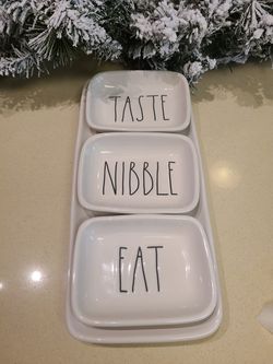 Rae Dunn Snack Plate