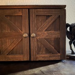 Beautiful Like New No Damages Jewelry Case