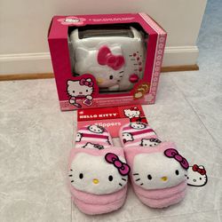 Brand New Sanrio Hello Kitty 2 Slice Bread Toaster And Slippers Medium Size 7-8 Woman Shoes 