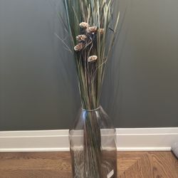 Glass floor vase w/artificial grass floral bouquet
