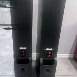 Polk Audio RTi8 floor-standing tower speaker. The RTi8 is a high-output, passive loudspeaker designed for both home theater and high-fidelity music li