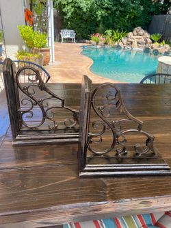 Decorative Metal Scroll Bookends