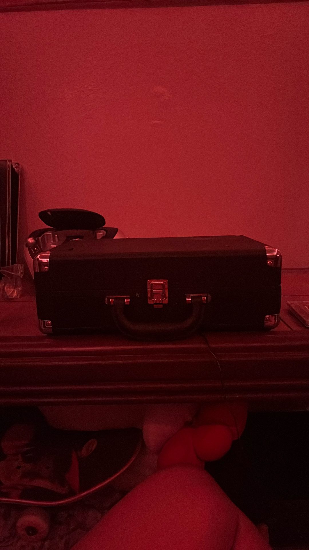VICTOROLA SUITCASE RECORD PLAYER