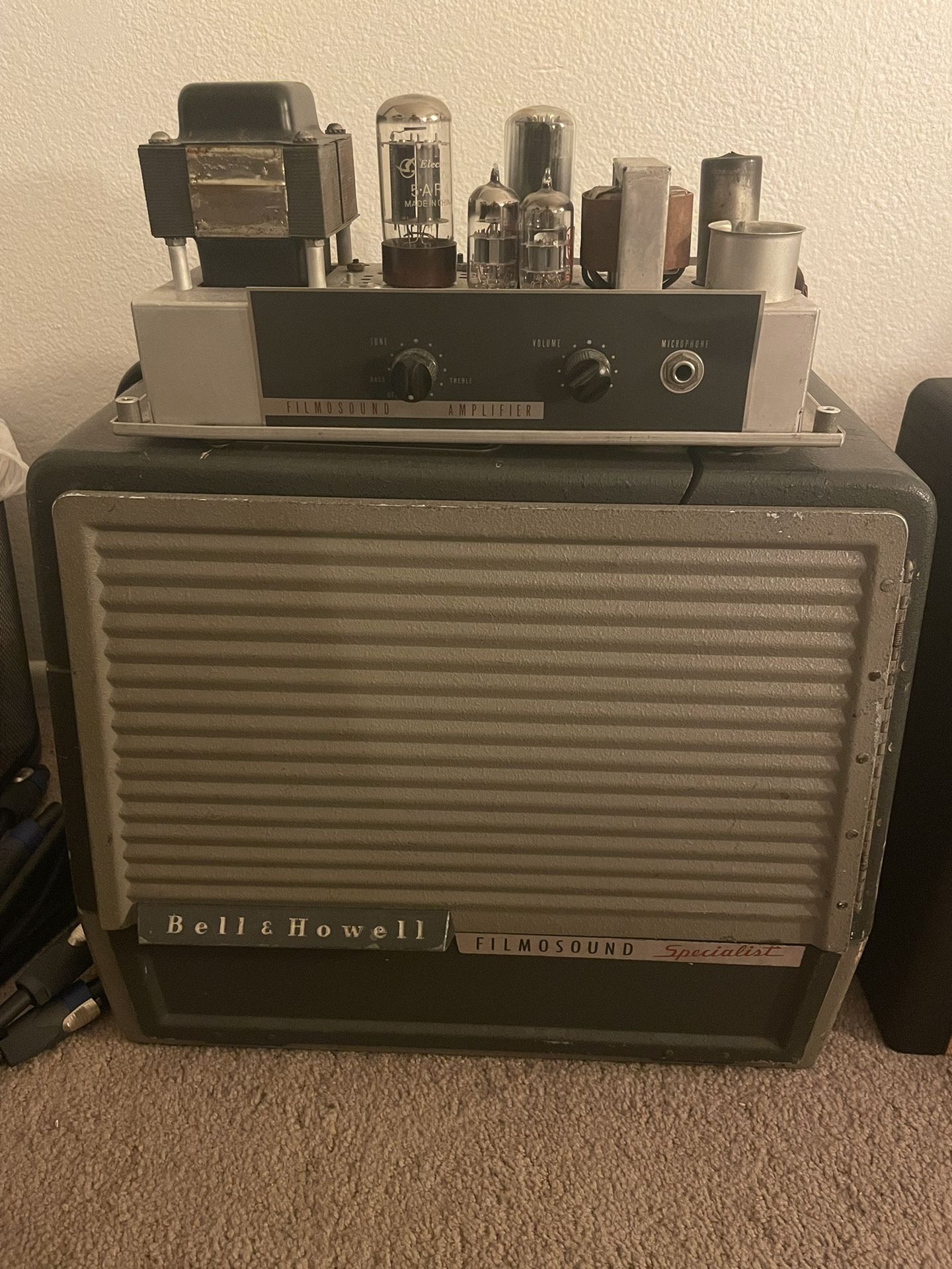 Bell & Howell Filmosound 385