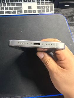 IPHONE 15 pro Max  1TB  unlocked