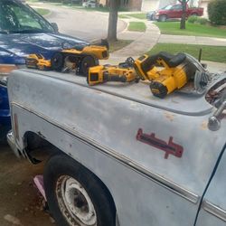 DeWalt Various 550.00 Dollars 