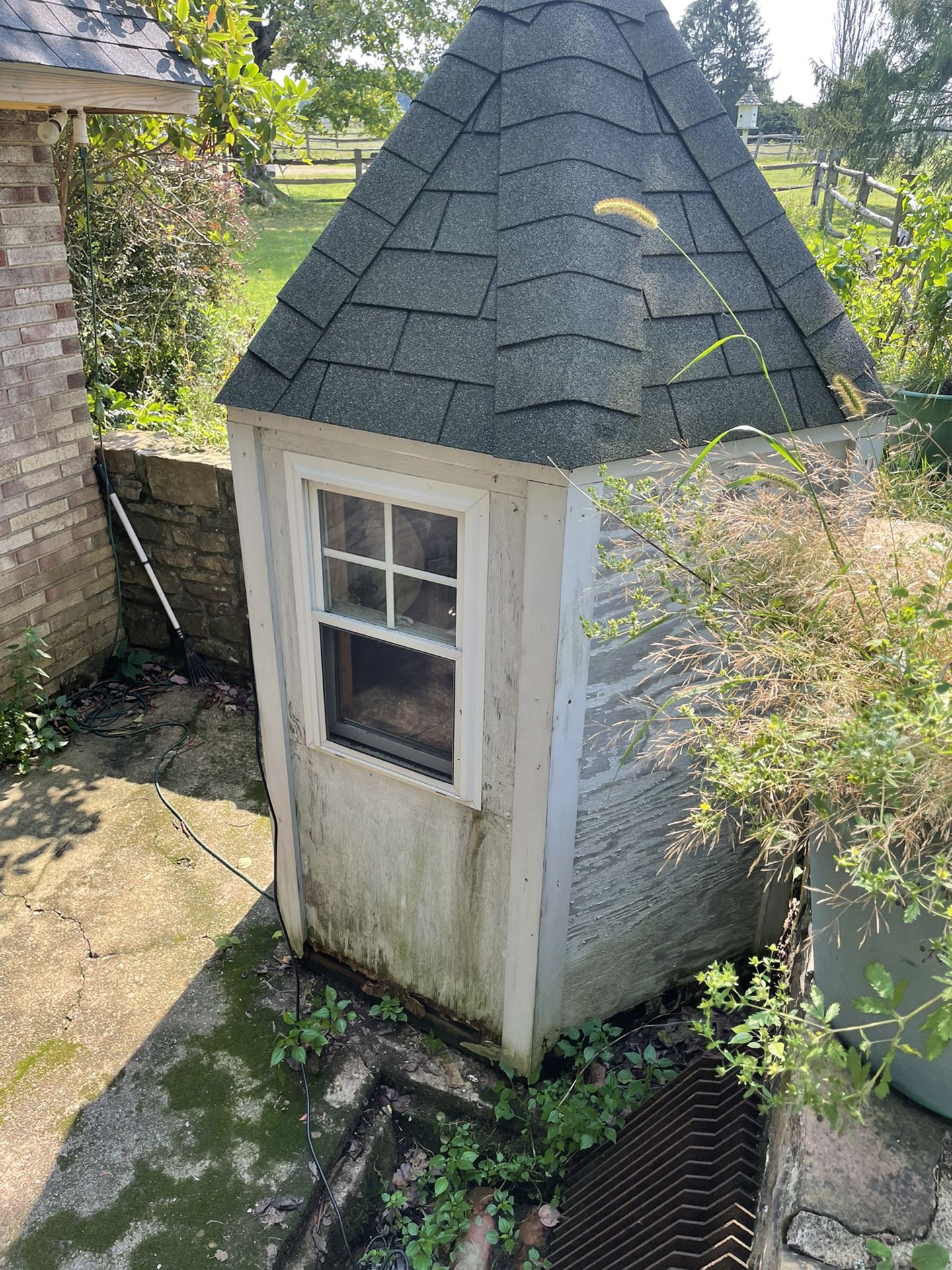 Small Shed , Could Serve As A Chicken Coup, Tool Or Garden Shed