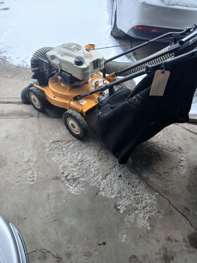 Cub cadet chipper shredder vacuum 6.5 hp discount