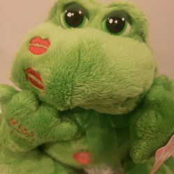 Gund Heads and Tales Kiss Me Green Toy Frog Plush Toy 8" Kissing Sounds R