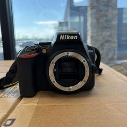 Nikon D3500 Kit