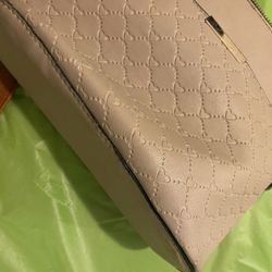 WOMANS PURSE  LEATHER