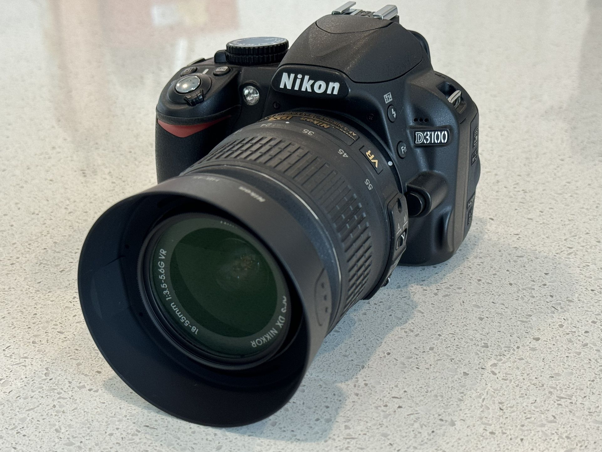 Nikon D3100 
