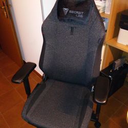 Secret Lab Gaming Chair 