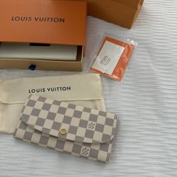 Louis Vuitton Emilie Wallet