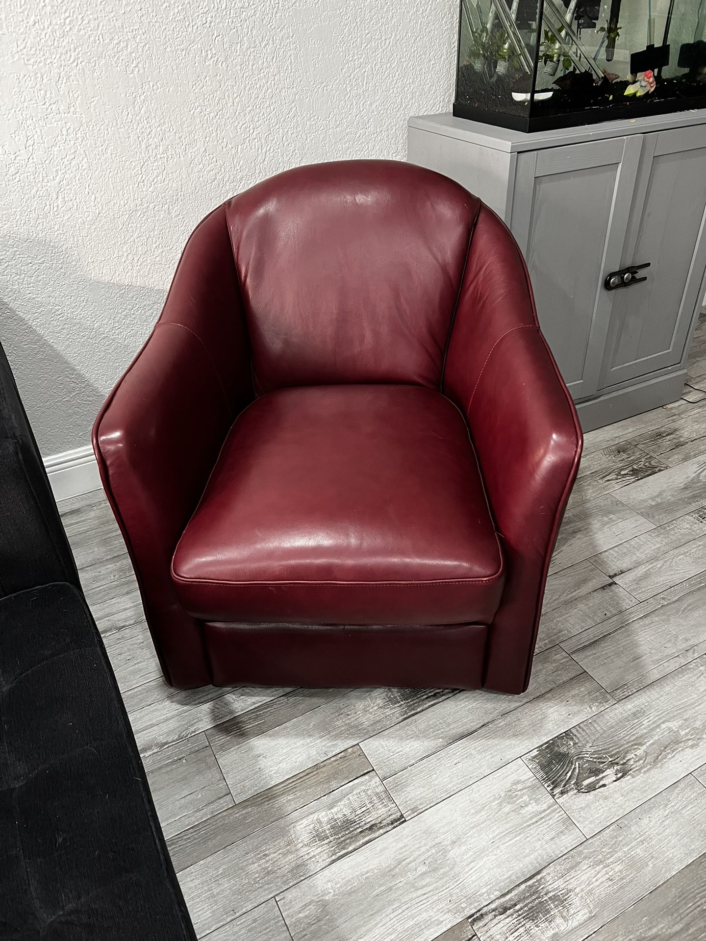 Red Leather Swivel Chair 