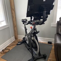  NordicTrack  S22i exercise bike