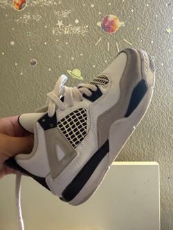 4s black and gray