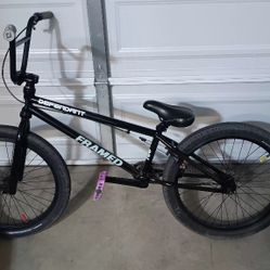 Framed Defendant Bmx Bike 22in