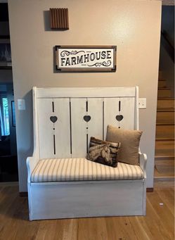 Farmhouse entry bench