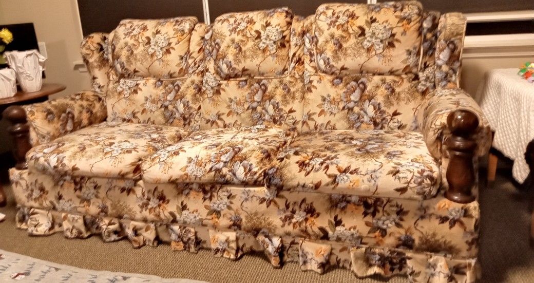 This Is A Sleeper Sofa Pull It Out And You Can Go To Sleep