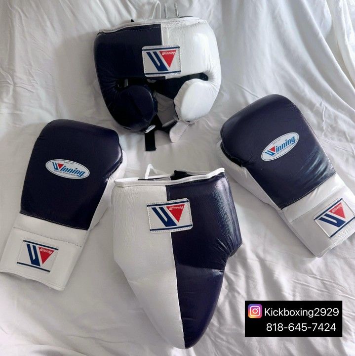 Winning Boxing Set With Free Hand Wraps