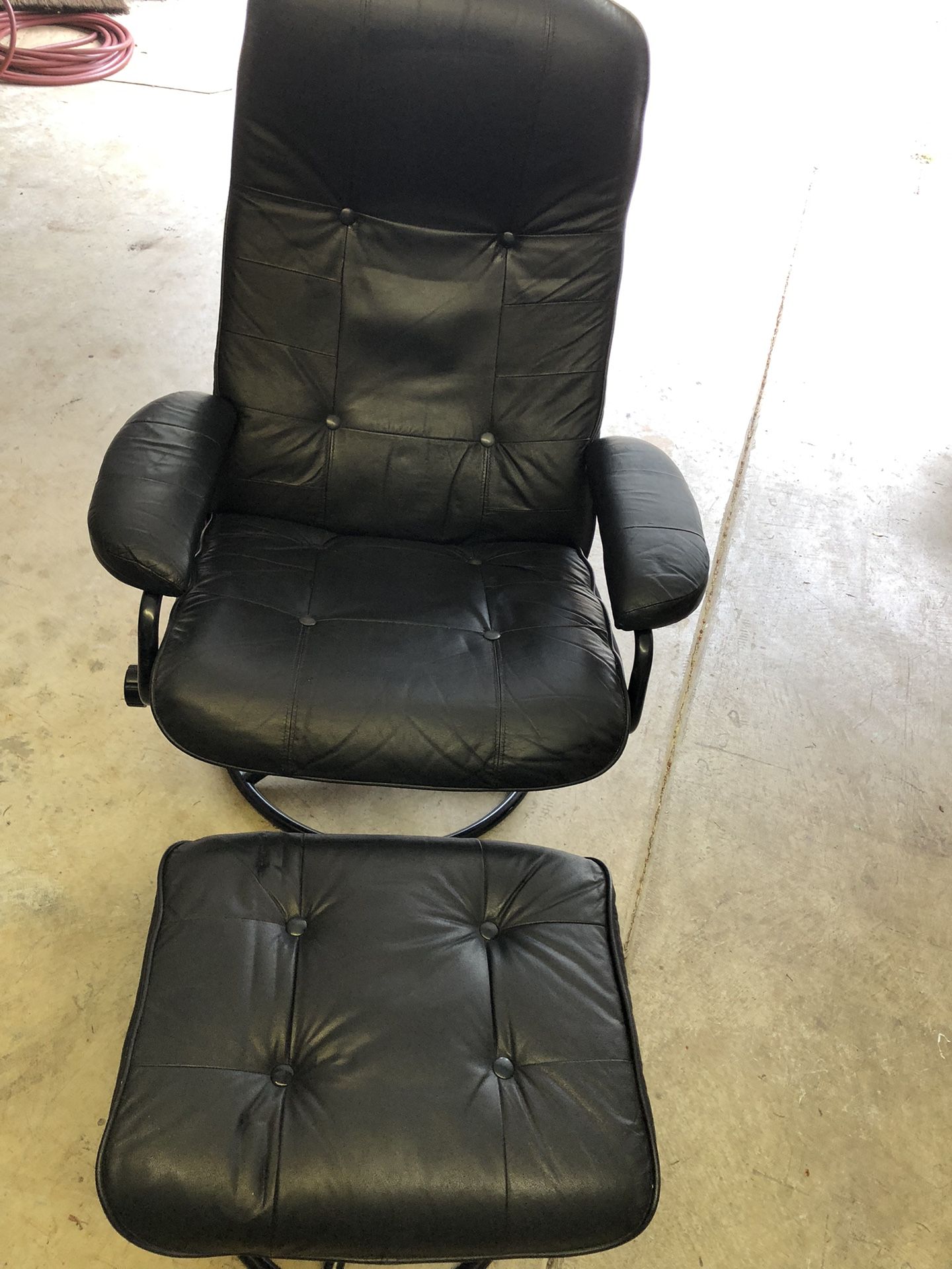 chair with ottoman