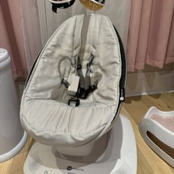 MamaRoo® Multi-Motion Baby Swing