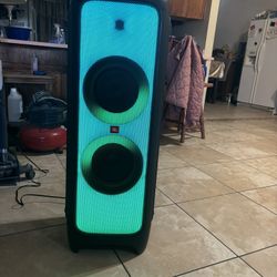 Jbl Speakers Party 1000.  Excellentes Condiciones $850.  Firme En Precio.  Sonido Excelente.  