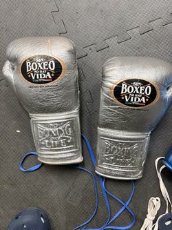 No boxing no life gloves and