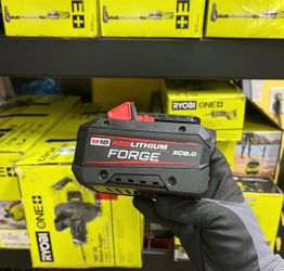 Milwaukee M18 18V Lithium-Ion REDLITHIUM FORGE XC 8.0 Ah Battery Pack