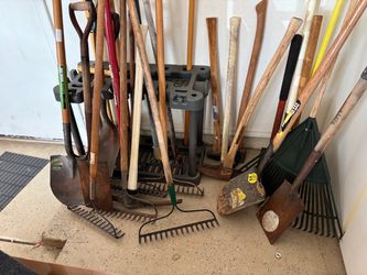 Landscaping tools/ Garden Tools - $15ech