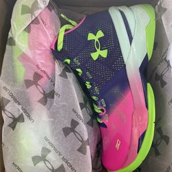 Grade School Curry 2 Size 6.5Y
