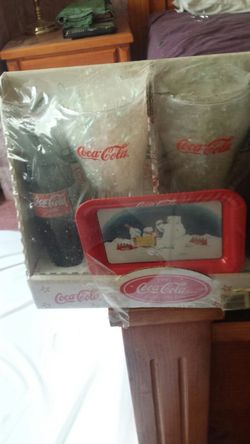 Collection gifts of Coke Coca-Cola bottle set