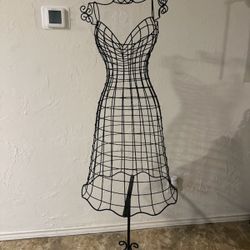 Vintage wire mannequin