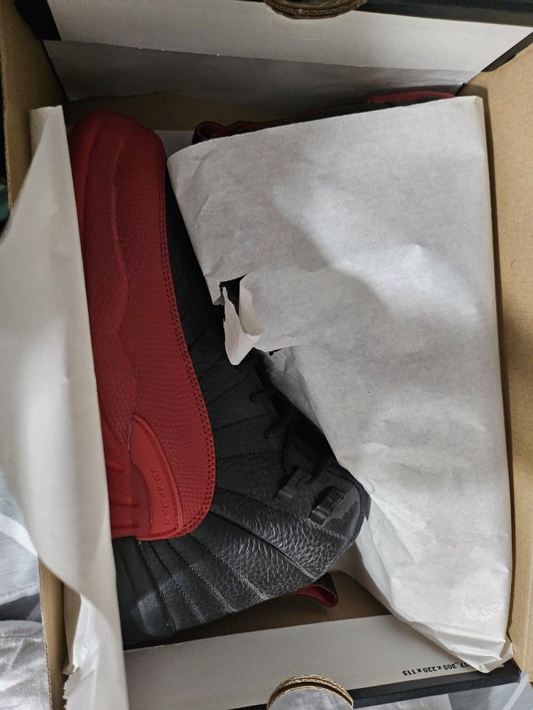 Jordan 12 Flu Game 2016 Size 7Y/ Women's 8.5