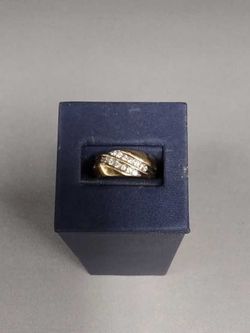 Yellow Gold 10k (.417) 3.8 grams Size 8