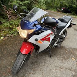 Honda CBR250R 