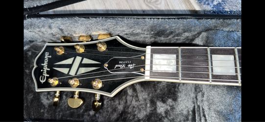 Epiphone Les Paul electric guitar