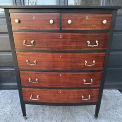 Dresser/Bureau/ Tall Chest/ Chest Of Drawers . 