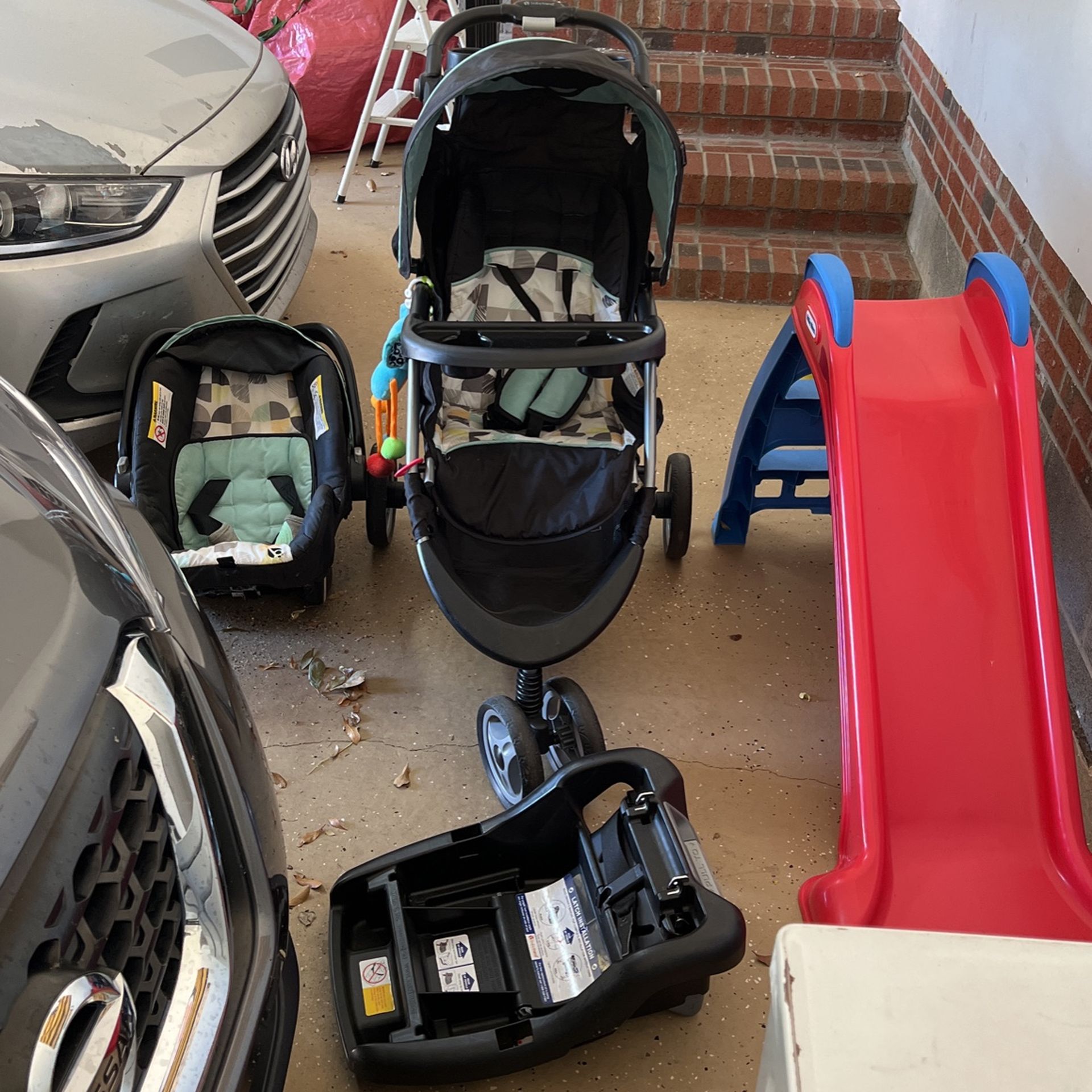 Car Seat , Stroller, & Attachment To Car Seat