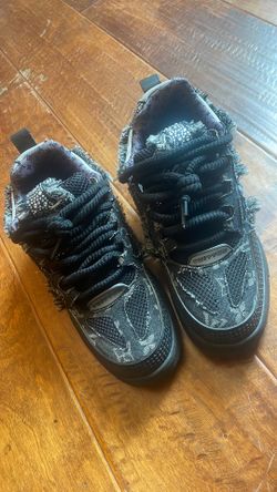 LV skate size 9.5
