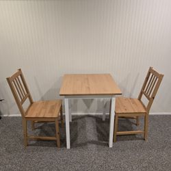 Table In 2 Chairs 