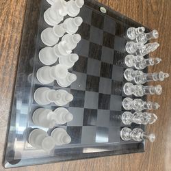 Lot Of 4 Chess Sets ,2 Electronic ,Game Box