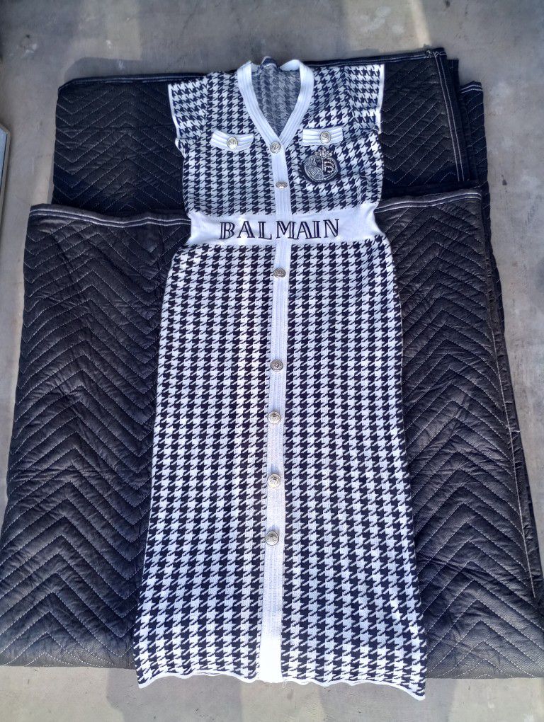 Enrich farve udtale Balmain Paris Dress Size Small Or Medium $40 for Sale in Hemet, CA - OfferUp