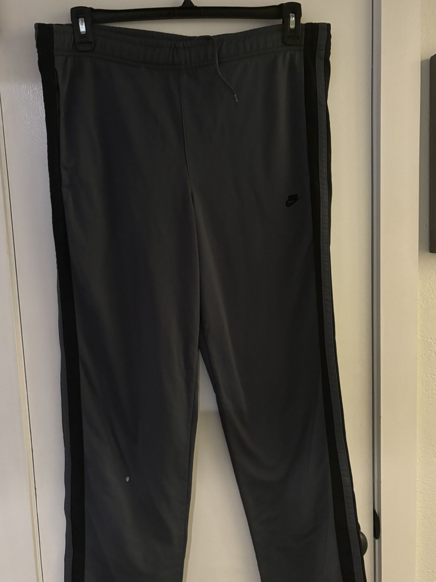 Y2K Nike Sweatpants Charcoal Grey black stripe size medium athletic dept Preowne
