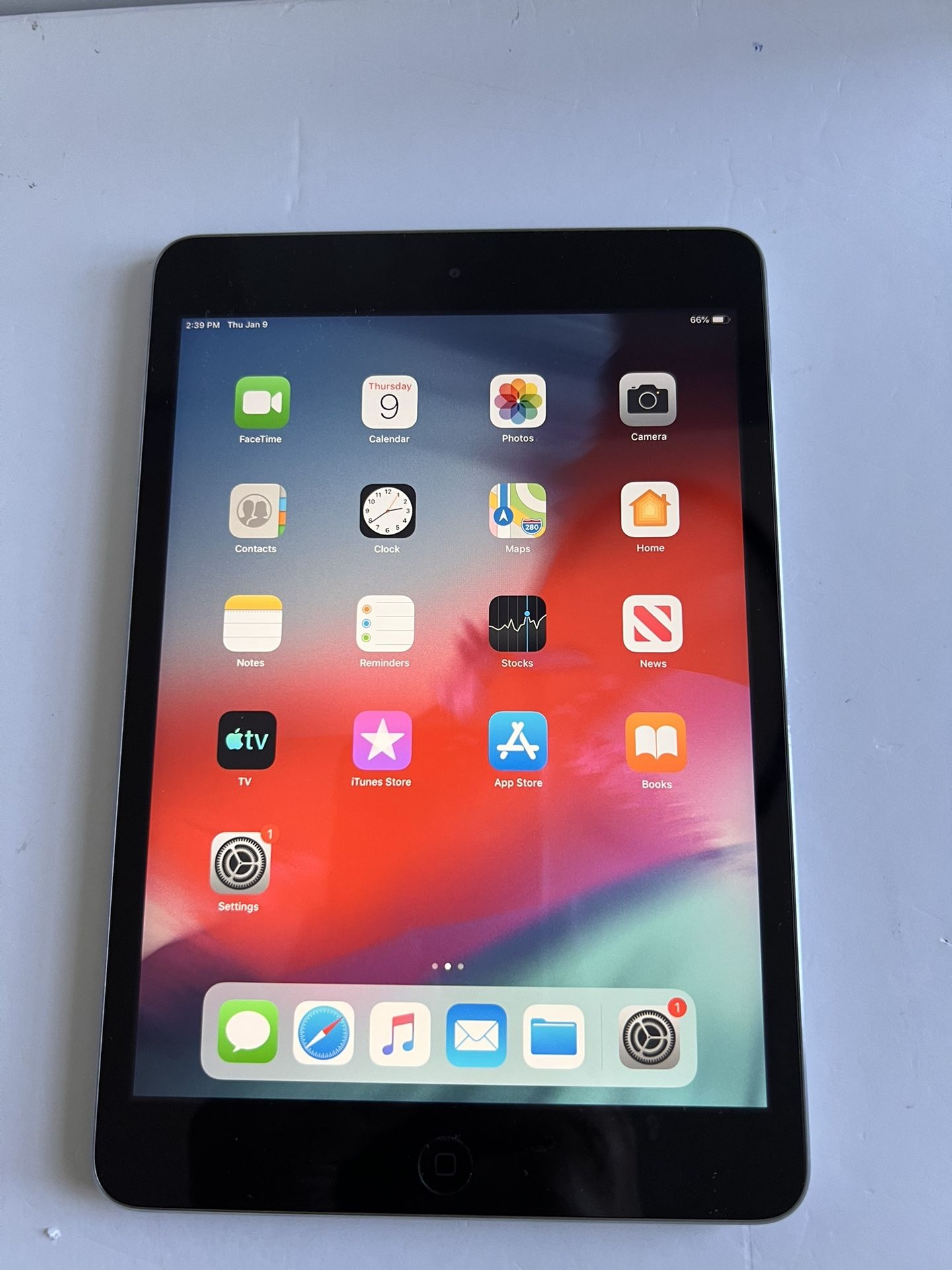 Apple iPad Mini 2nd Gen Black A1489 16GB Tablet 7.9” iOS 12.5.7 - $49.  