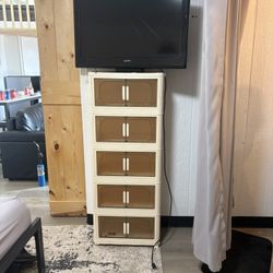 Storage cabinet