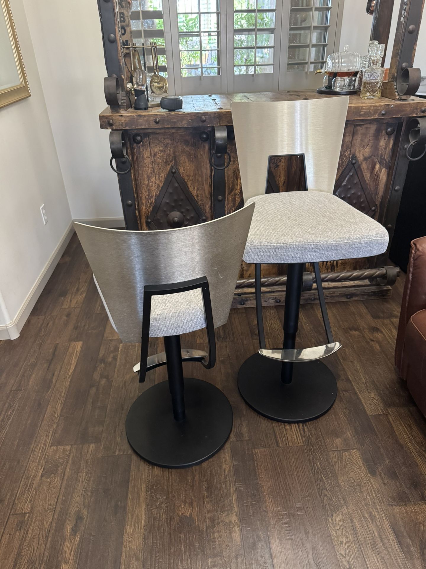 Luxury Adjustable Bar/counter Stools